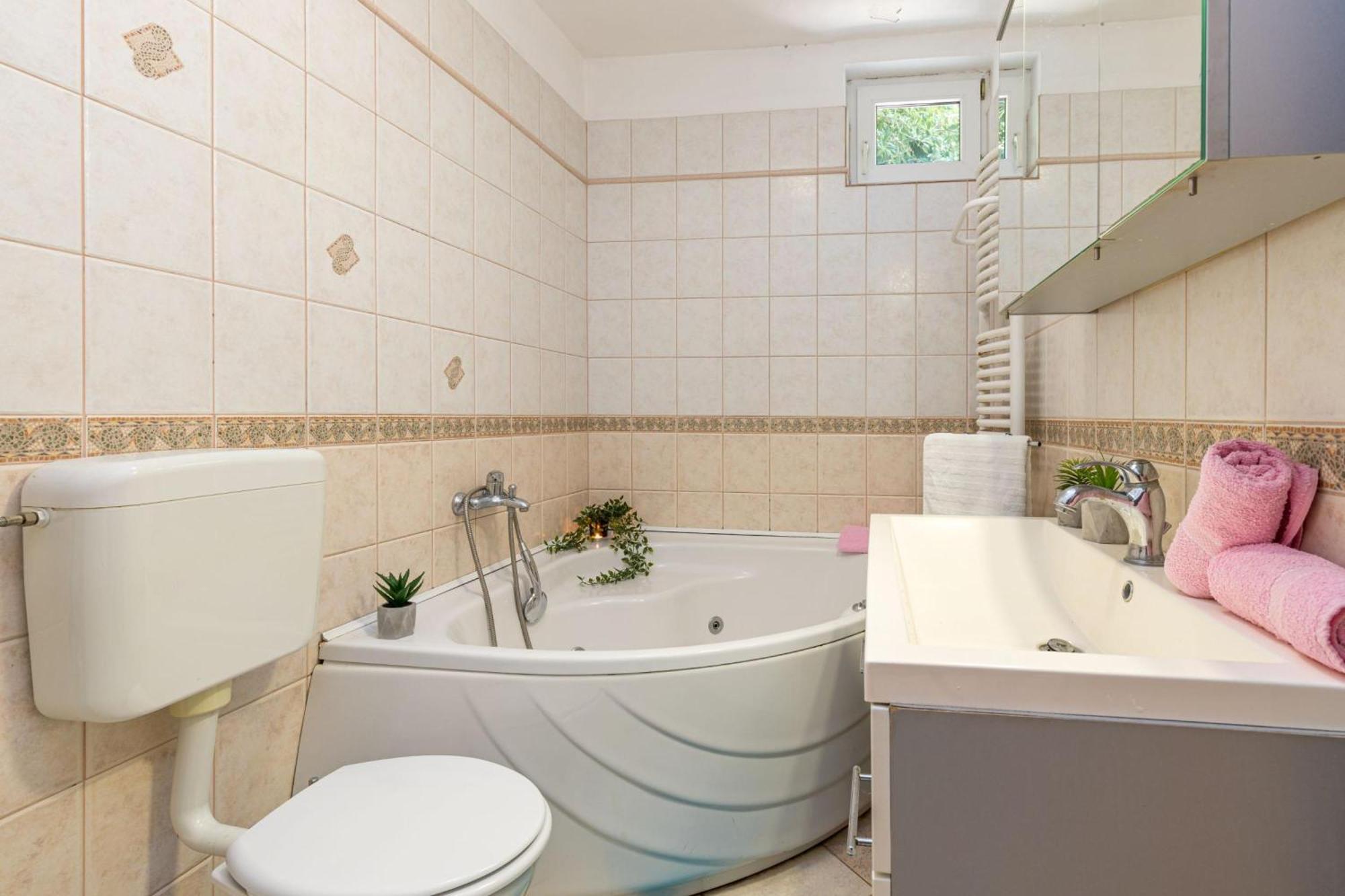 Seaview Apartment Tina Krk Island - Happy Rentals Krk Town Exteriör bild